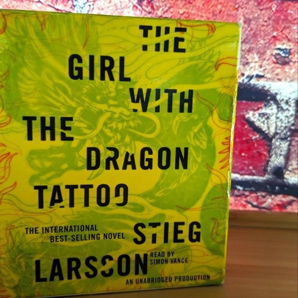 The Girl with the Dragon Tattoo audio CD book - Picture 1 of 5